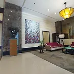 1Br Condo Above Eastwood Mall