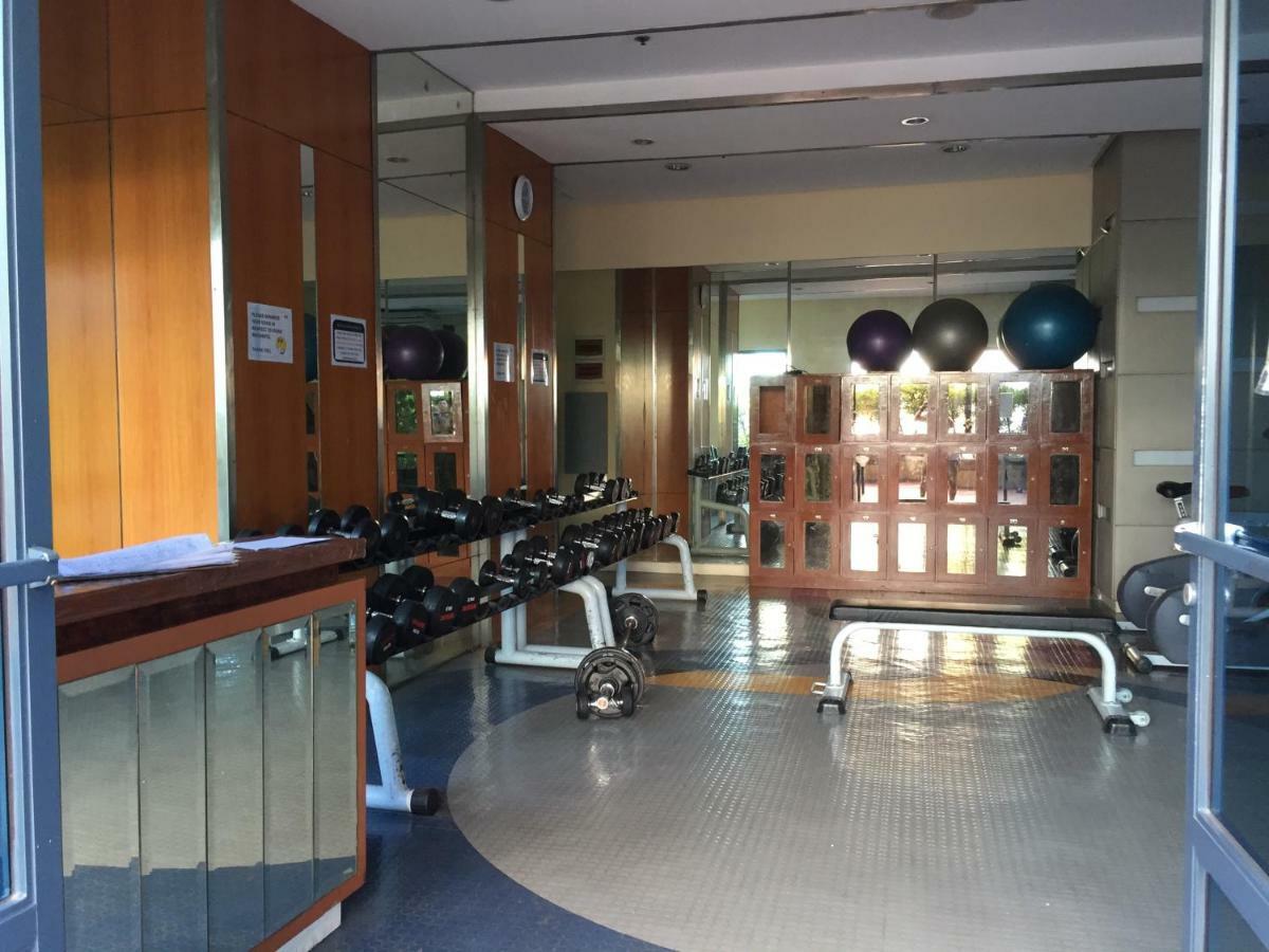 1Br Condo Above Eastwood Mall Manila