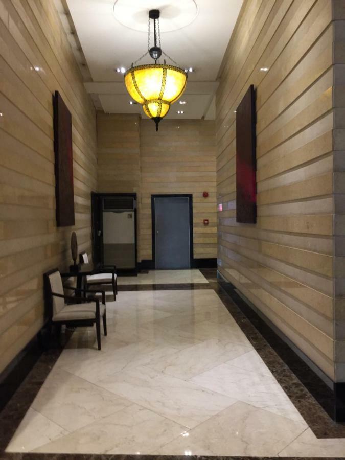 1Br Condo Above Eastwood Mall Apartment *