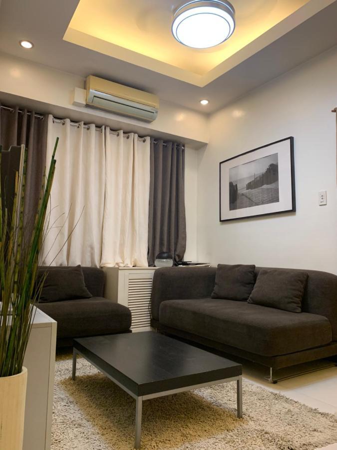1Br Condo Above Eastwood Mall Manila