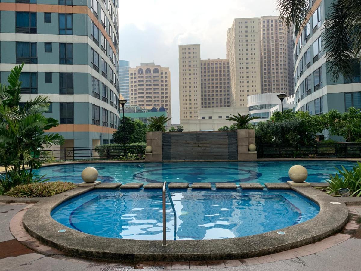 1Br Condo Above Eastwood Mall Apartment *