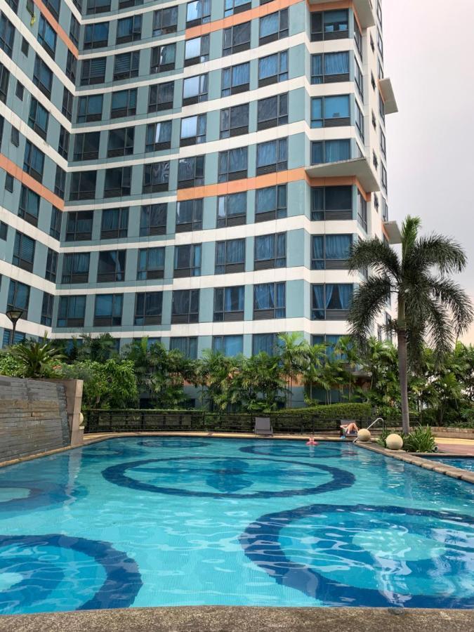 Apartment 1Br Condo Above Eastwood Mall *