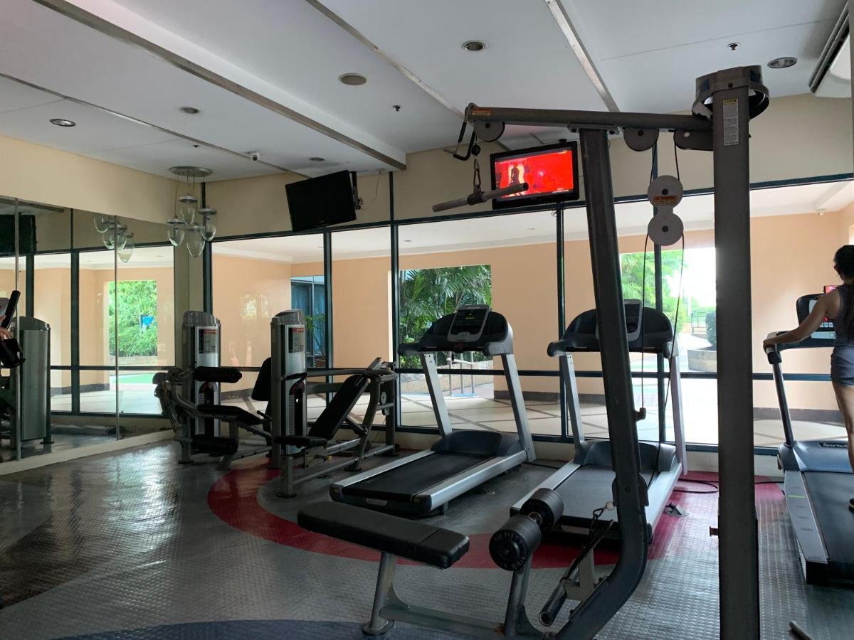 1Br Condo Above Eastwood Mall Manila
